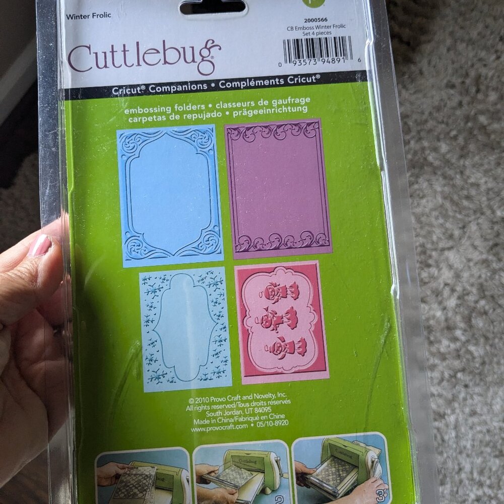 Cuttlebug Embossing Folders - Winter Frolic Set  & Little flowers